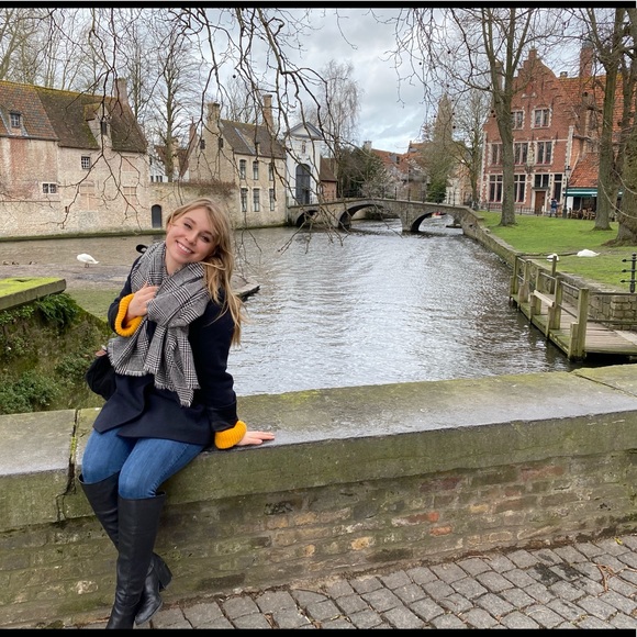 Meet your Posher, Madeleine - Picture 8 of 15